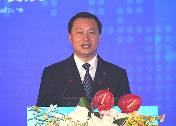 2015年峨眉高峰论坛在中国四川乐山成功召开