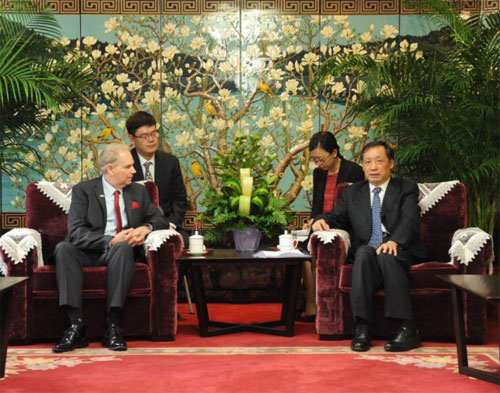 李金早会见亚太旅游协会首席执行官马里奥·哈迪