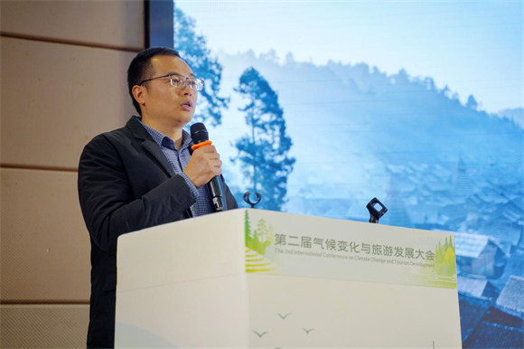 双江镇人民政府镇长杨镒武